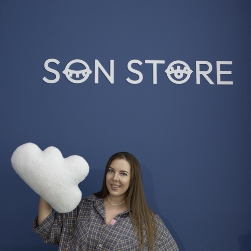 Юлия — управляющая шоурумом Son Store